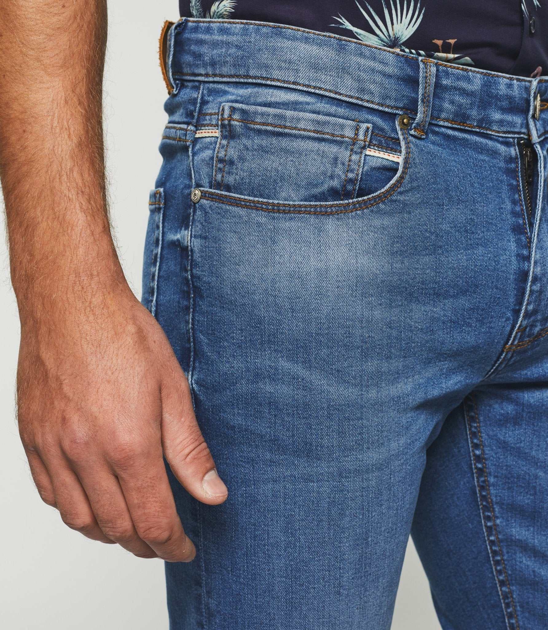 Jean slim délavé en coton recyclé bleu moyen "Toride" - IZAC