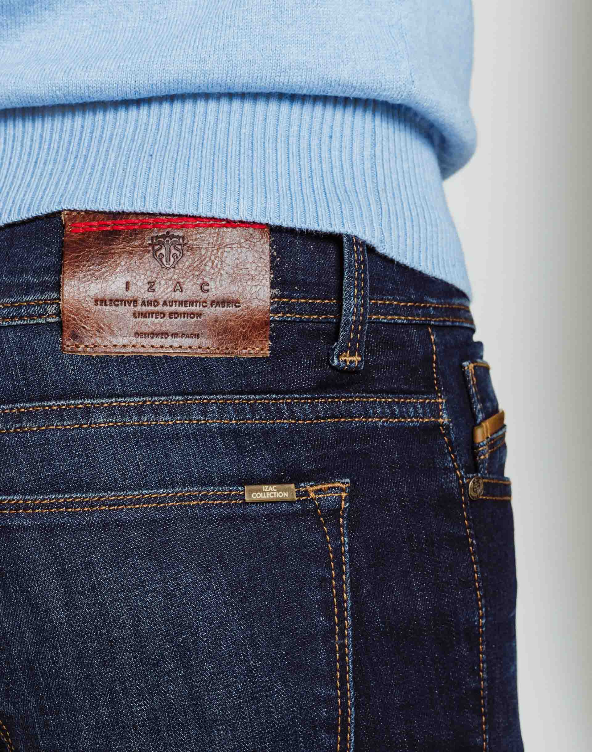 Jean droit brut délavé - IZAC