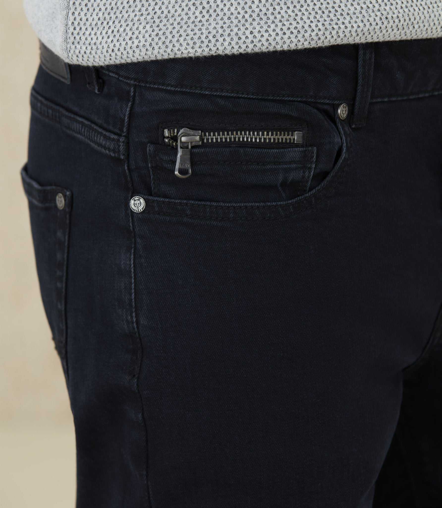 Jean effet usé noir "Raphael" - IZAC