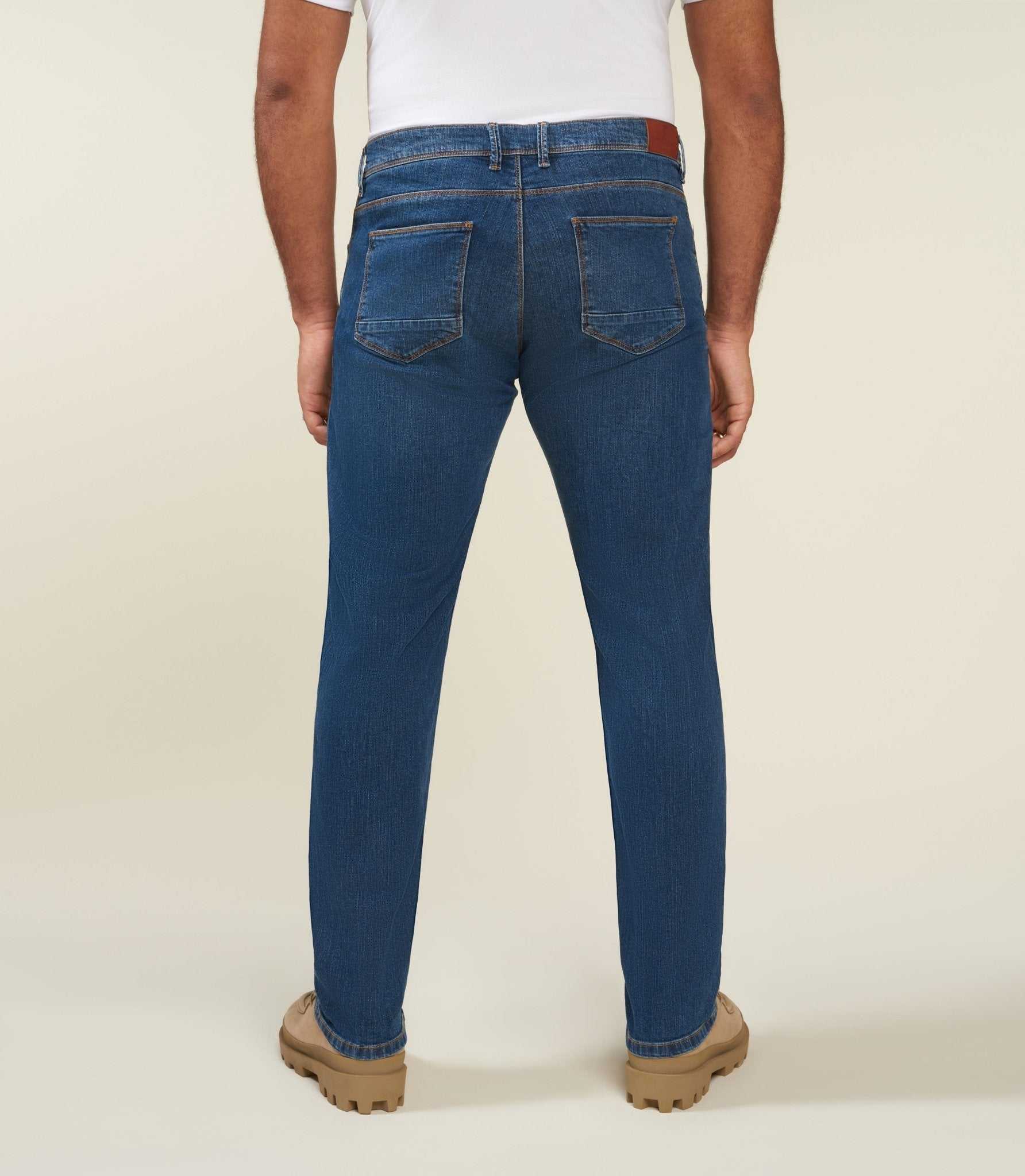 Jean straight permanent bleu moyen EDITIONBT - IZAC