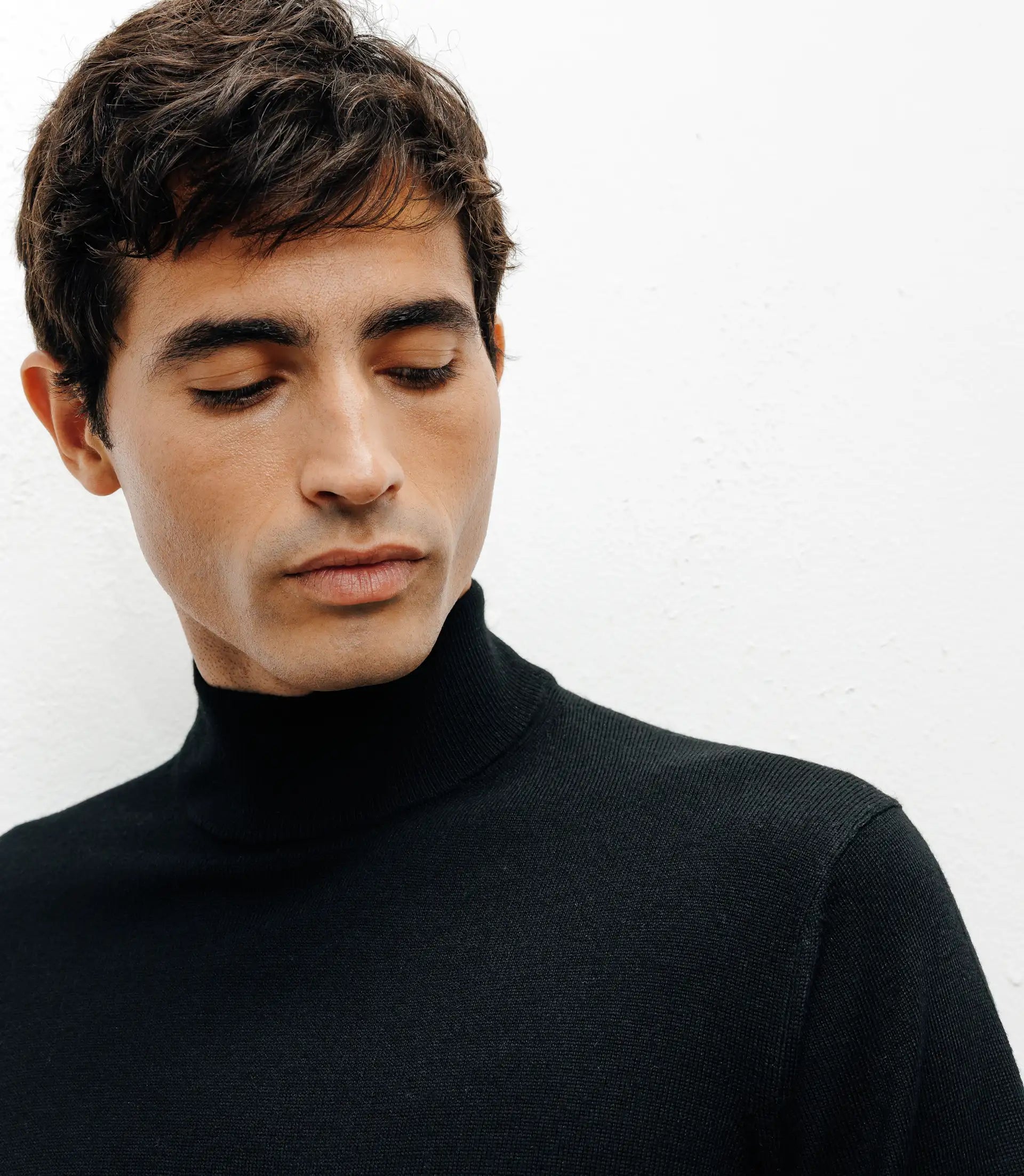 Pull col cheminée mérinos noir - IZAC