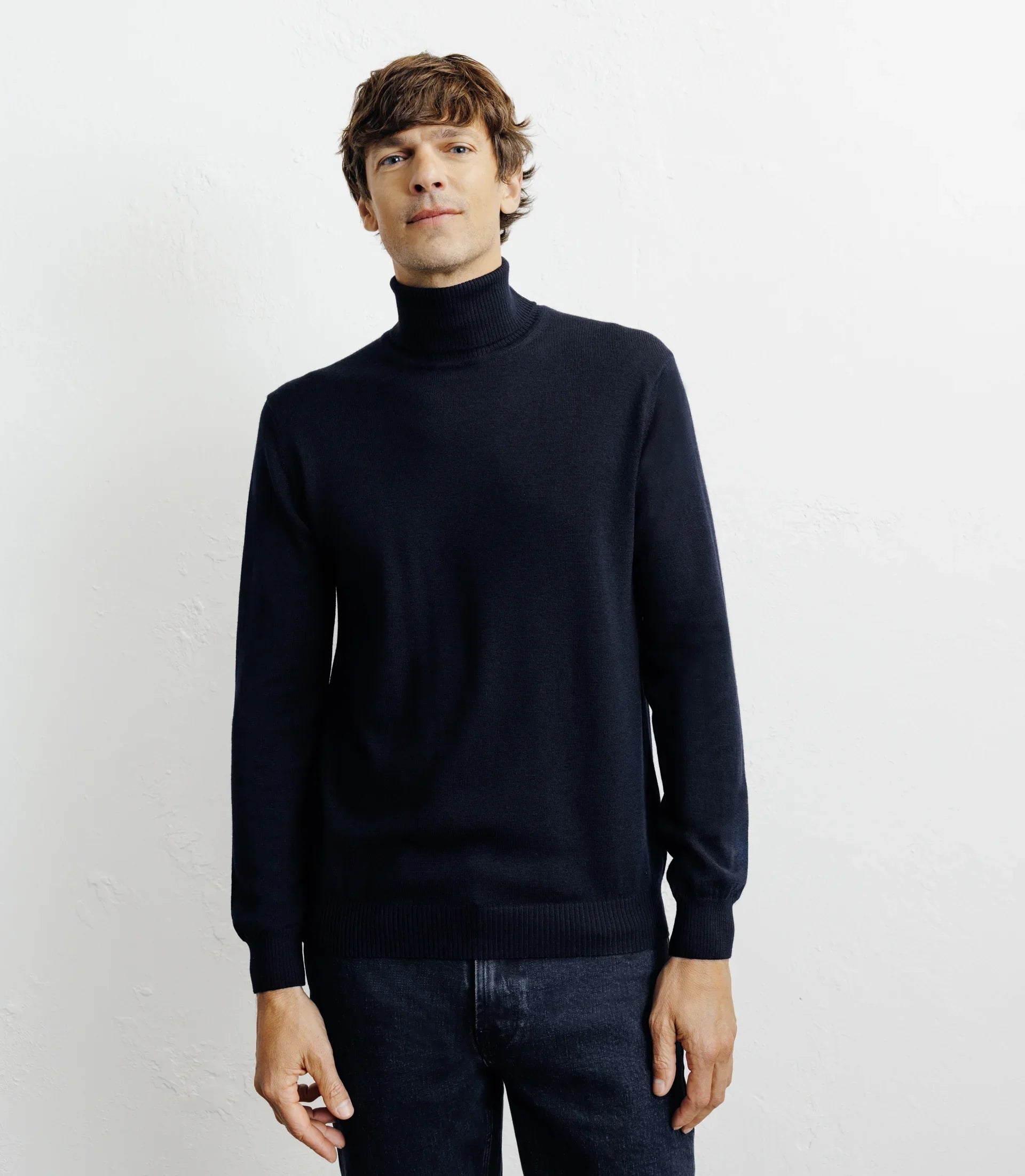 Pull col roulé en mérinos marine - IZAC