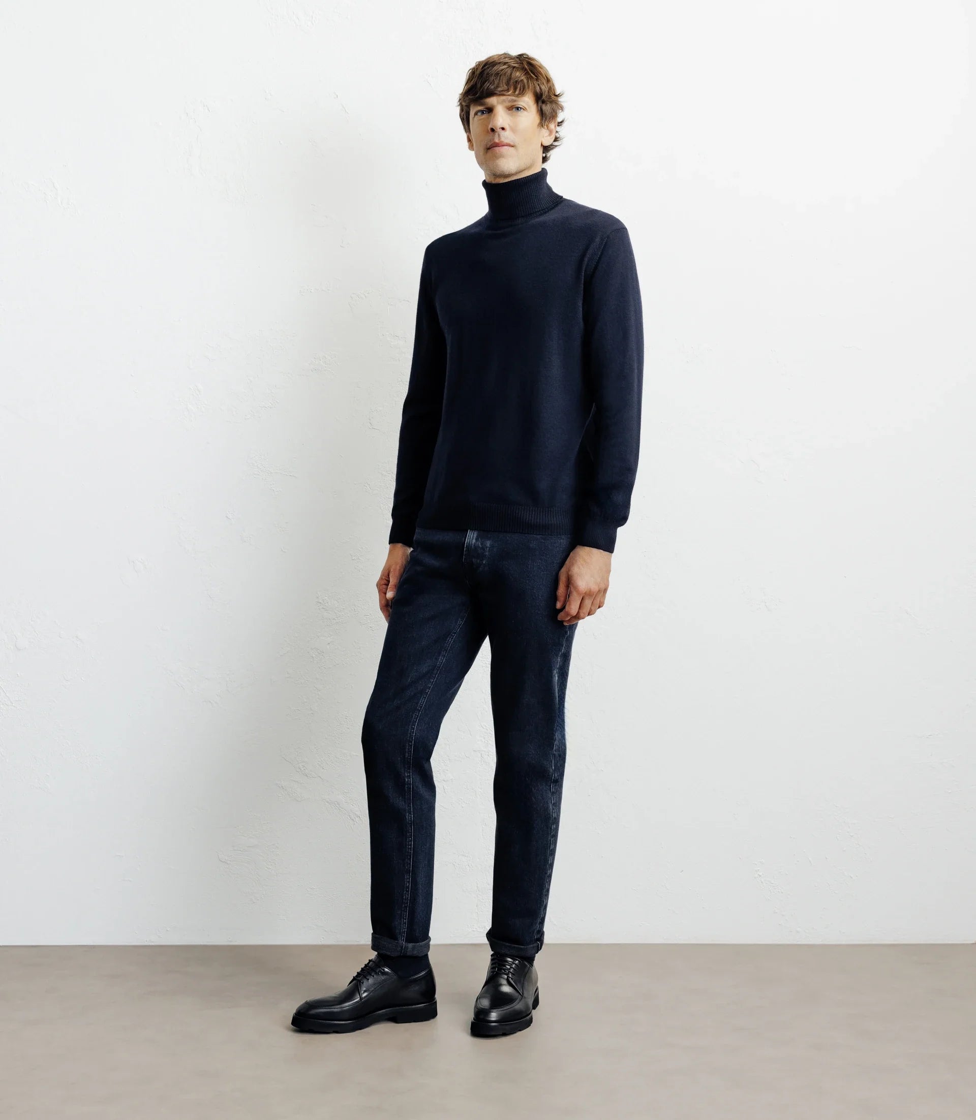 Pull col roulé en mérinos marine - IZAC