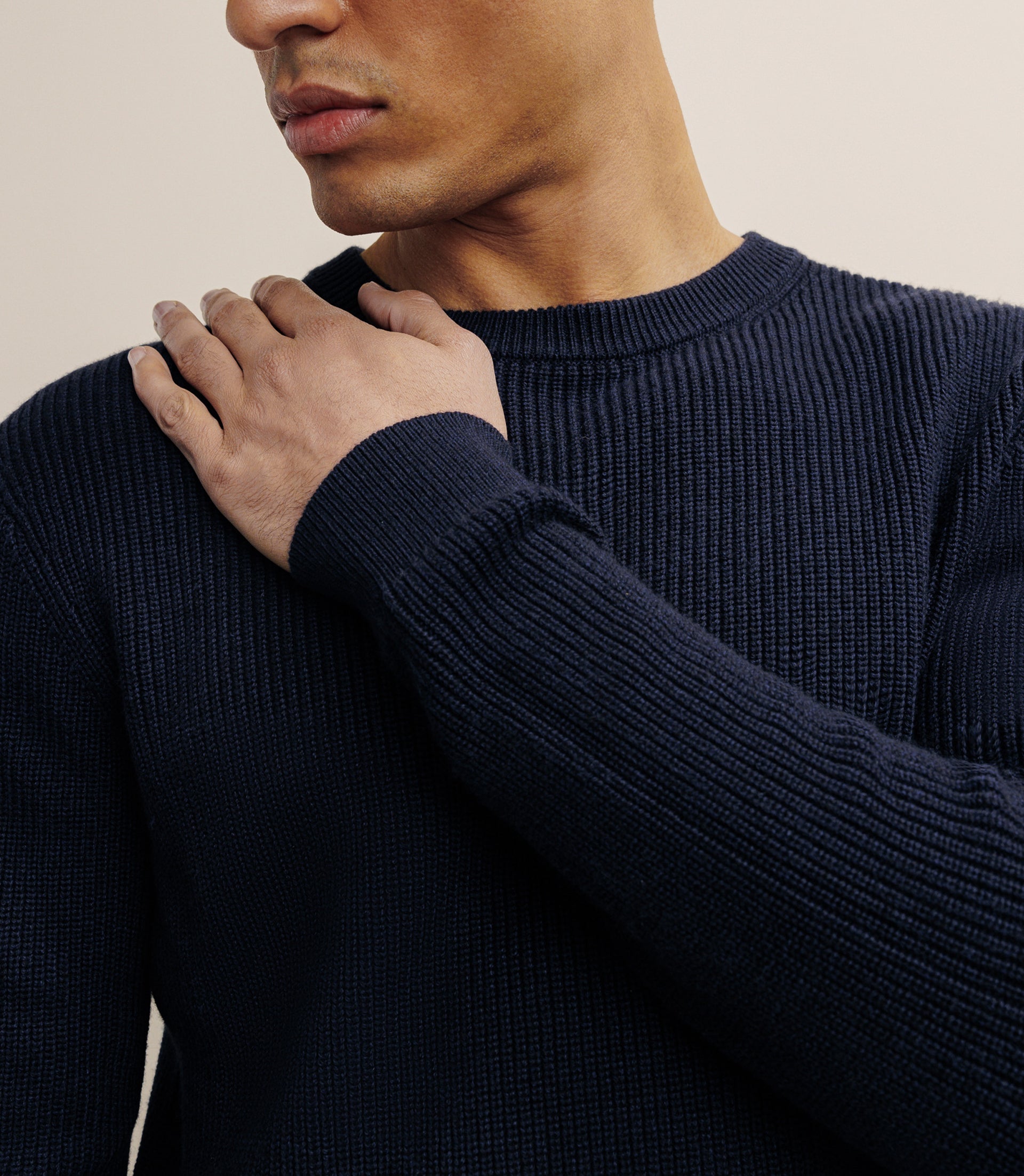 Pull col rond à côtes marine - IZAC