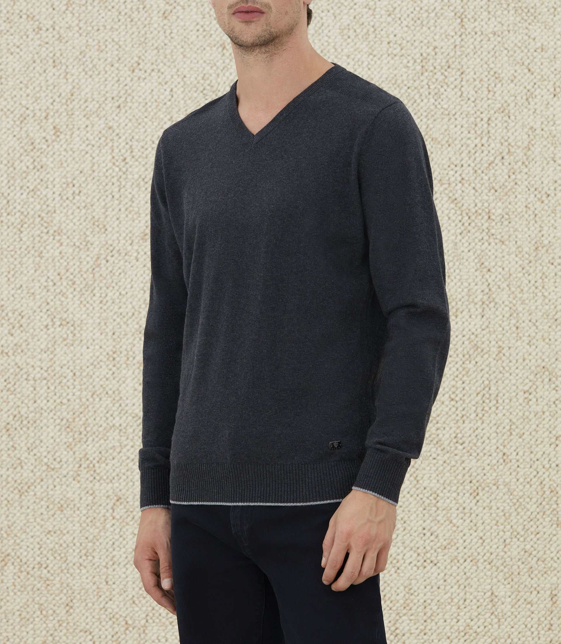 Pull col V anthracite chiné "Lambert" - IZAC