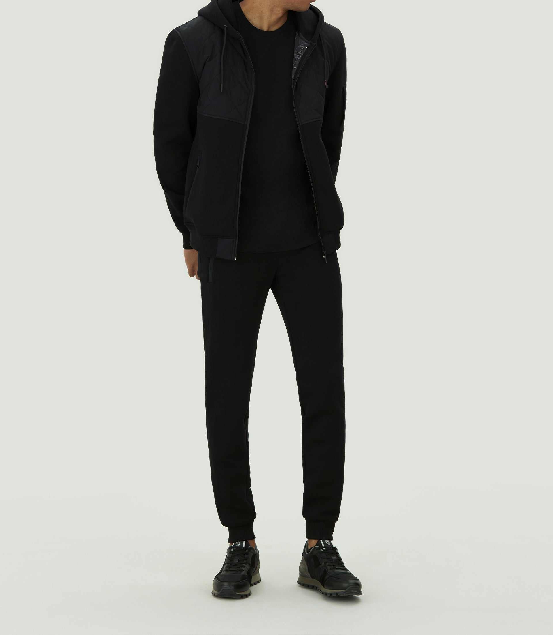 Sweat à capuche noir "SWlisio" - IZAC