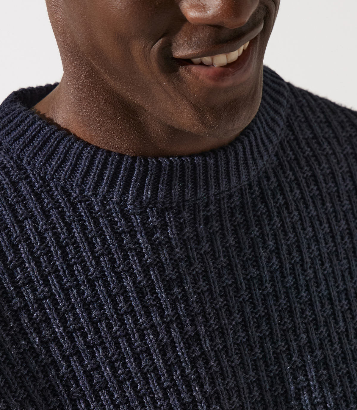 Pull col rond rayé marine - IZAC