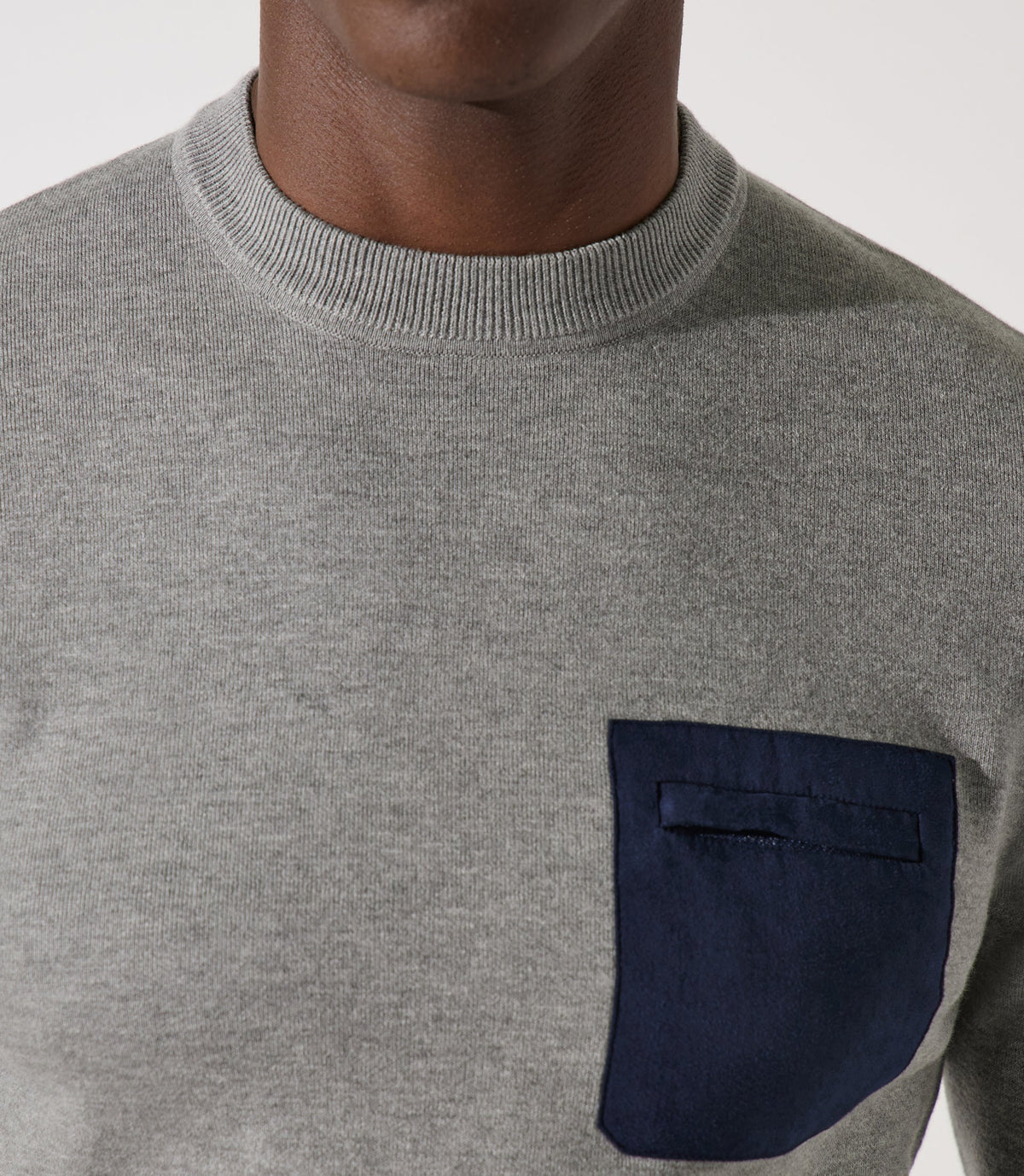 Pull col rond gris chiné avec poche - IZAC