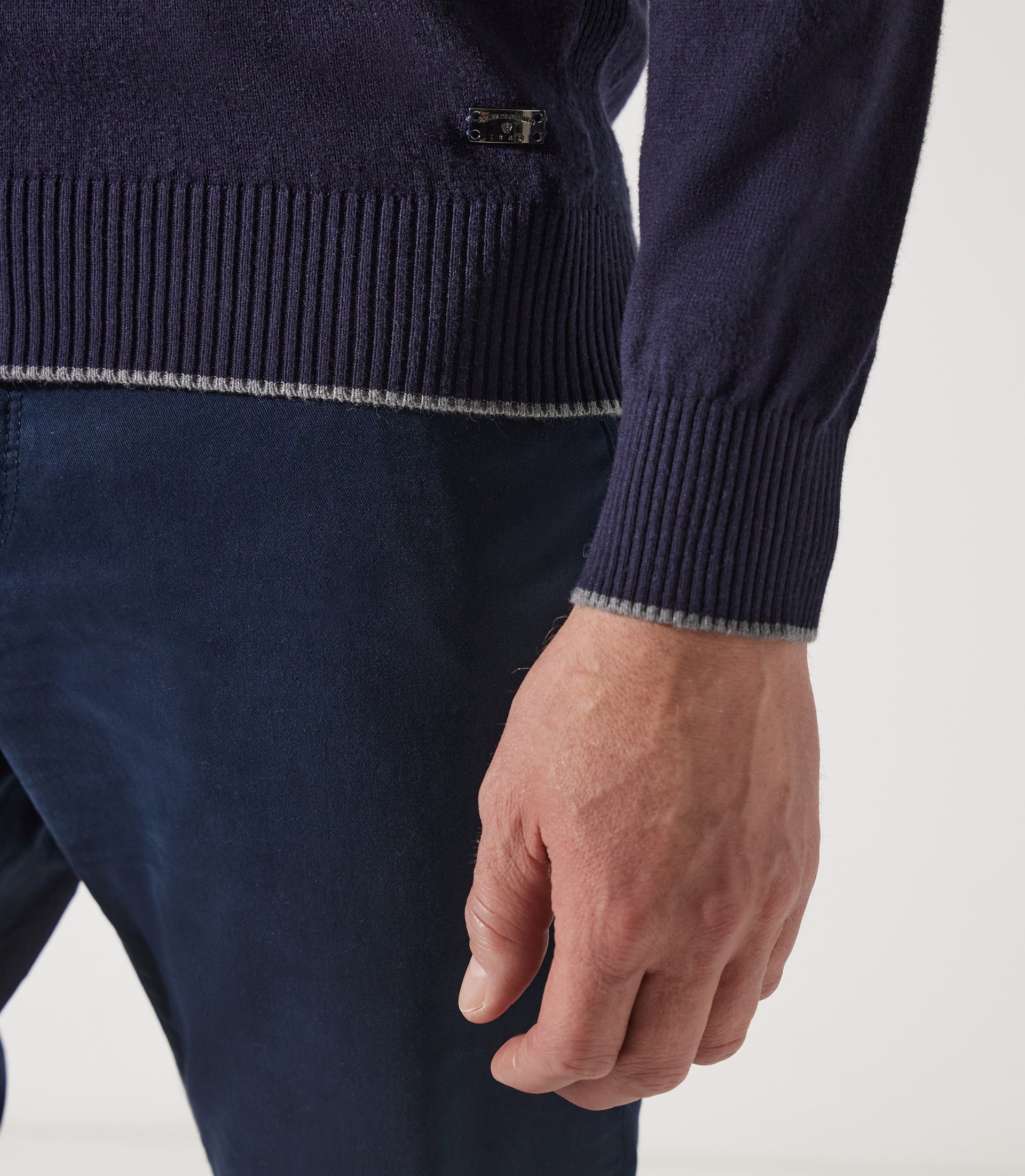 Pull col v rayé marine - IZAC