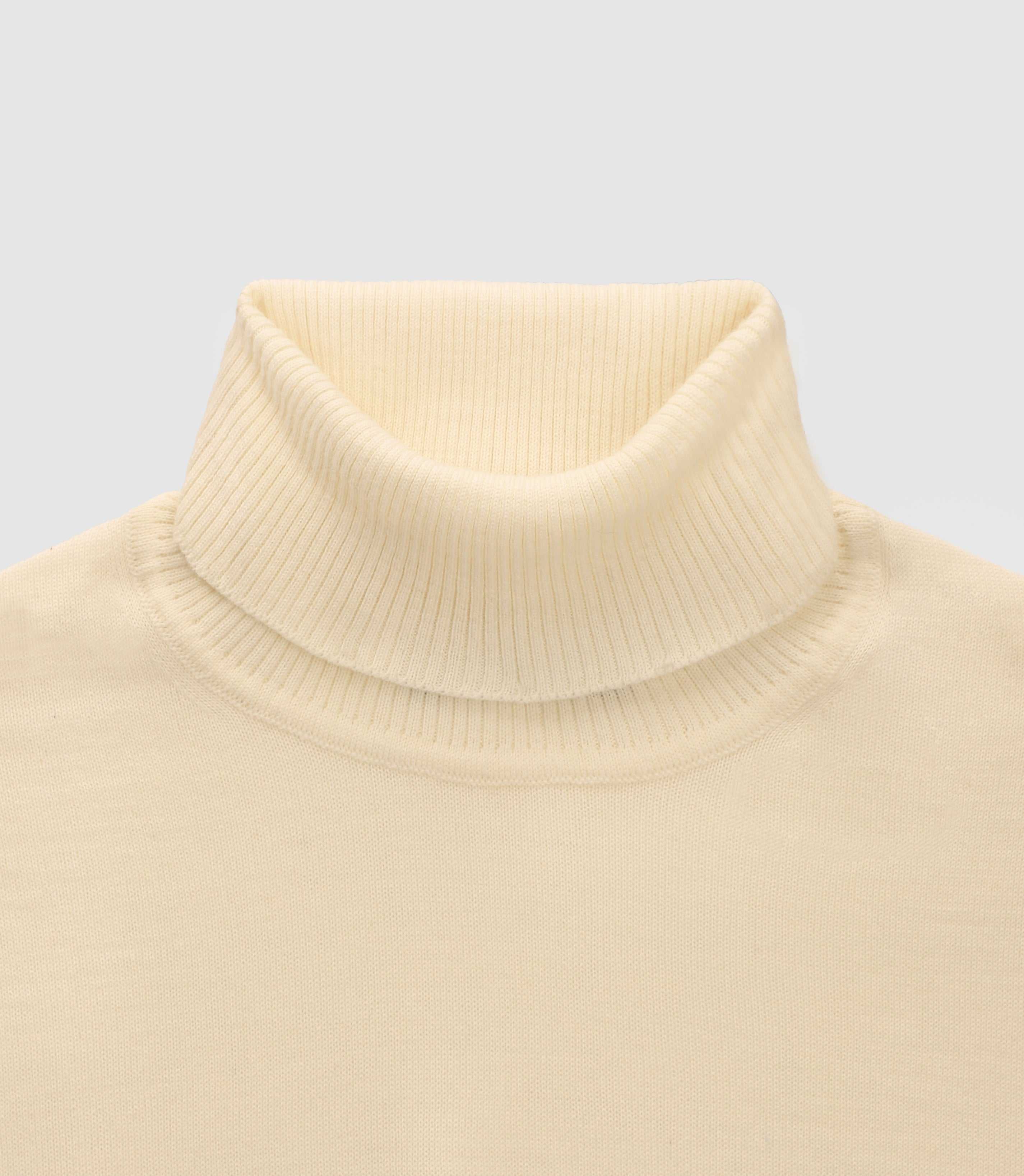 Pull col roulé écru - IZAC