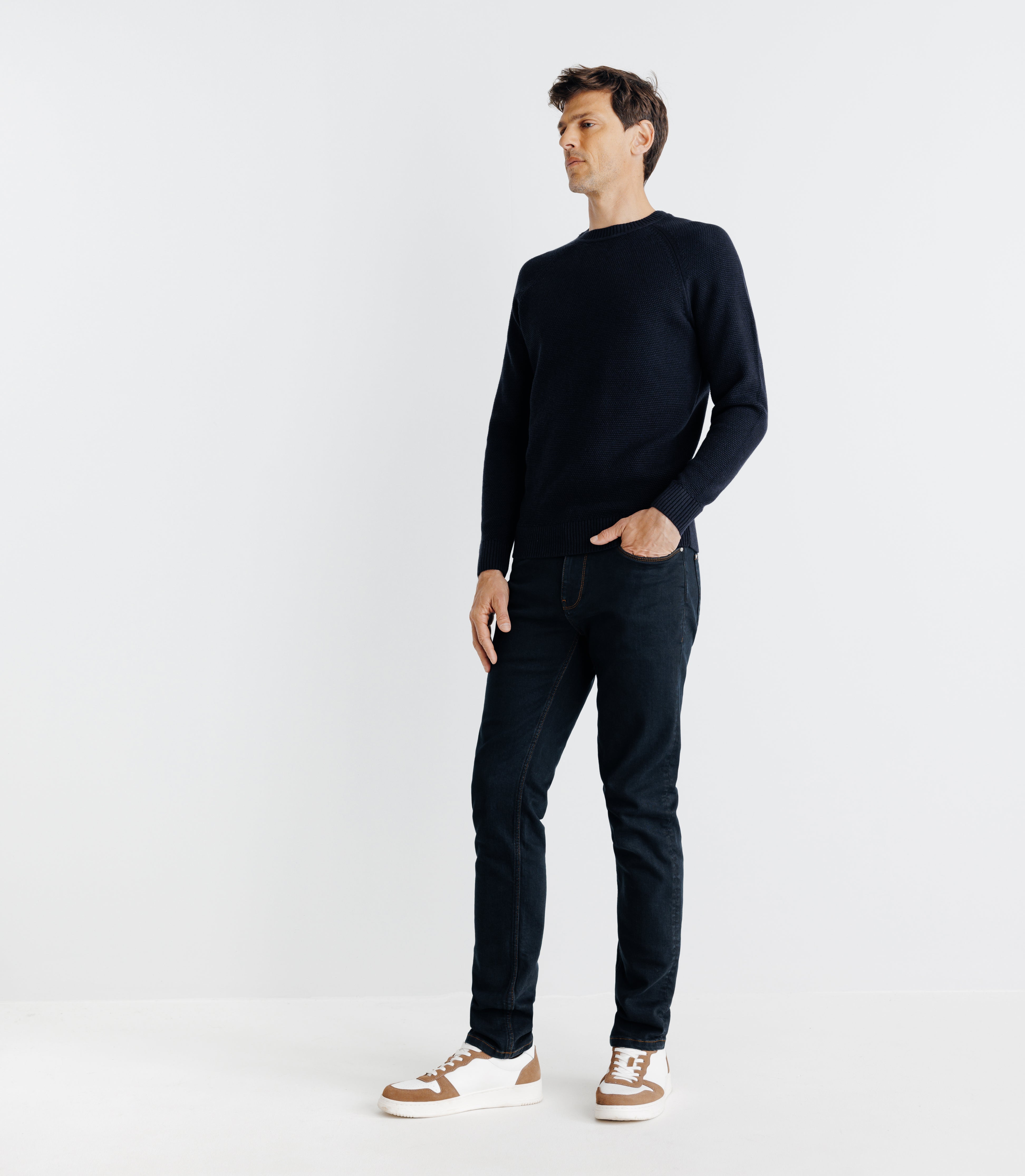 Pull col rond jeux de point marine - IZAC