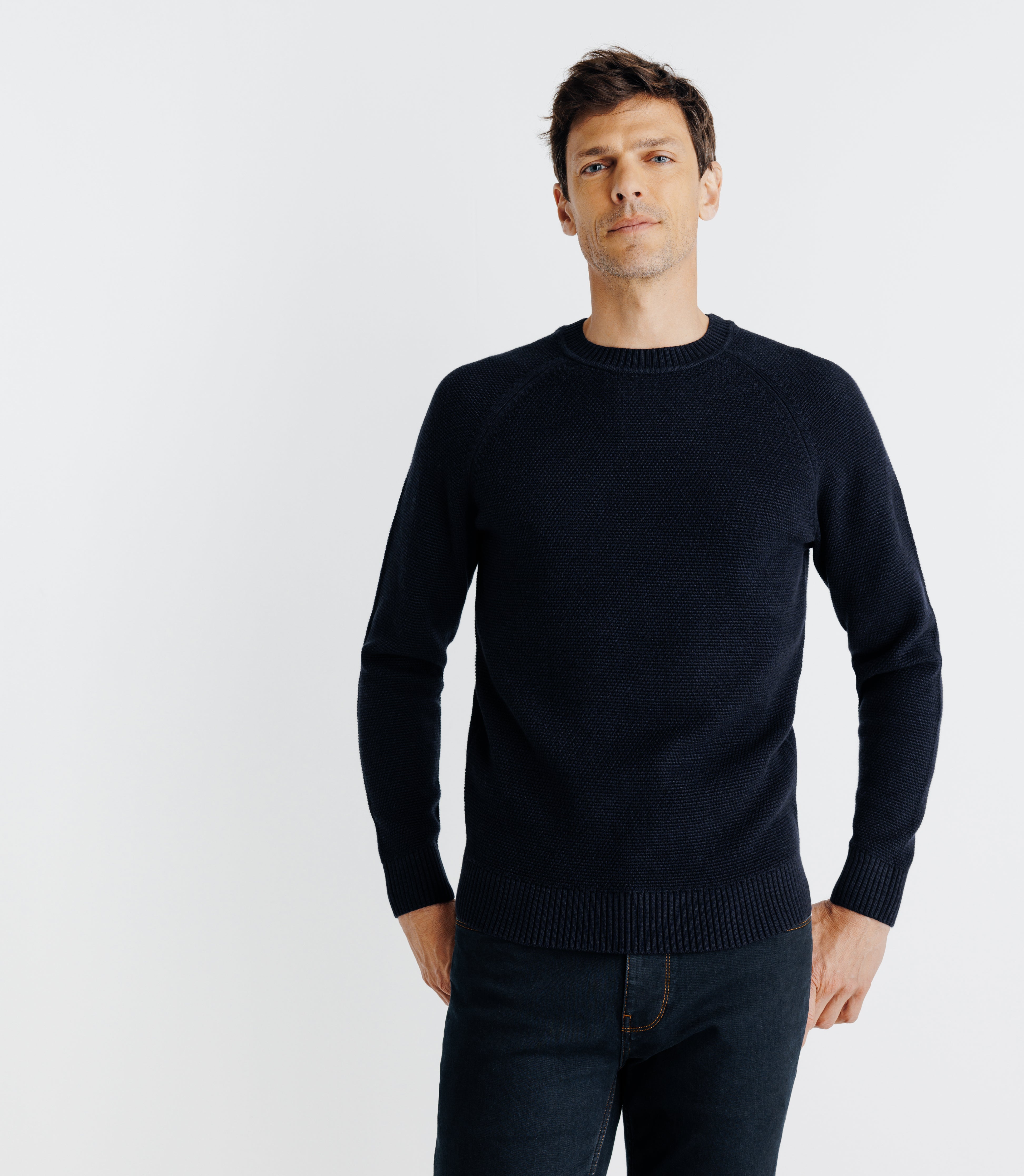 Pull col rond jeux de point marine - IZAC