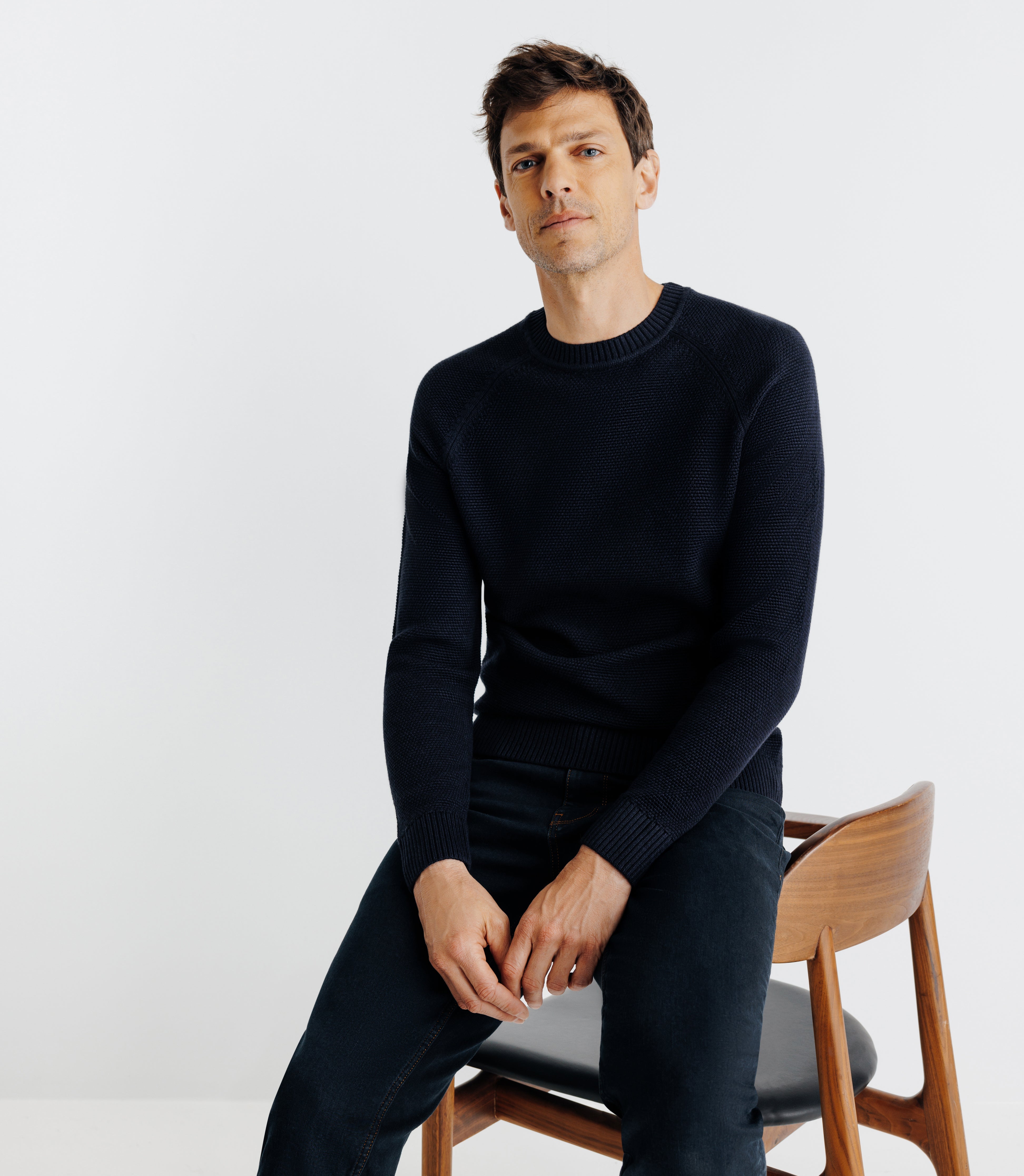 Pull col rond jeux de point marine - IZAC