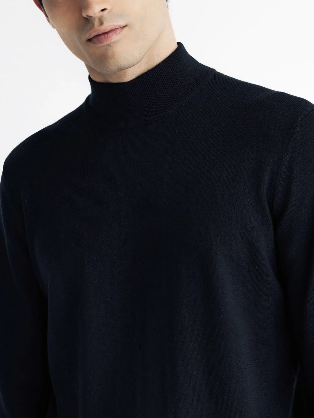 Pull col cheminée noir - IZAC