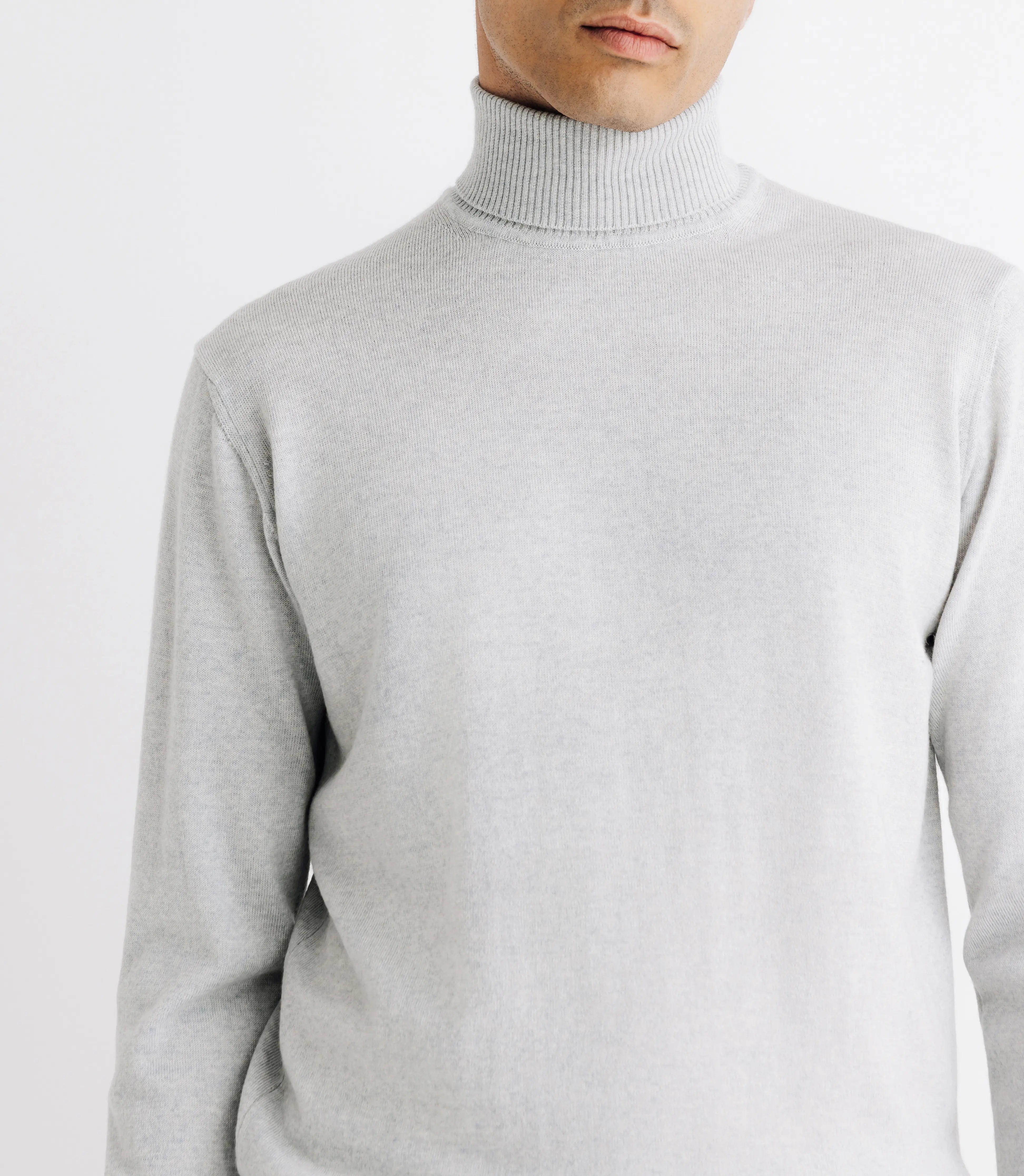 Pull col roulé en laine mérinos gris - IZAC