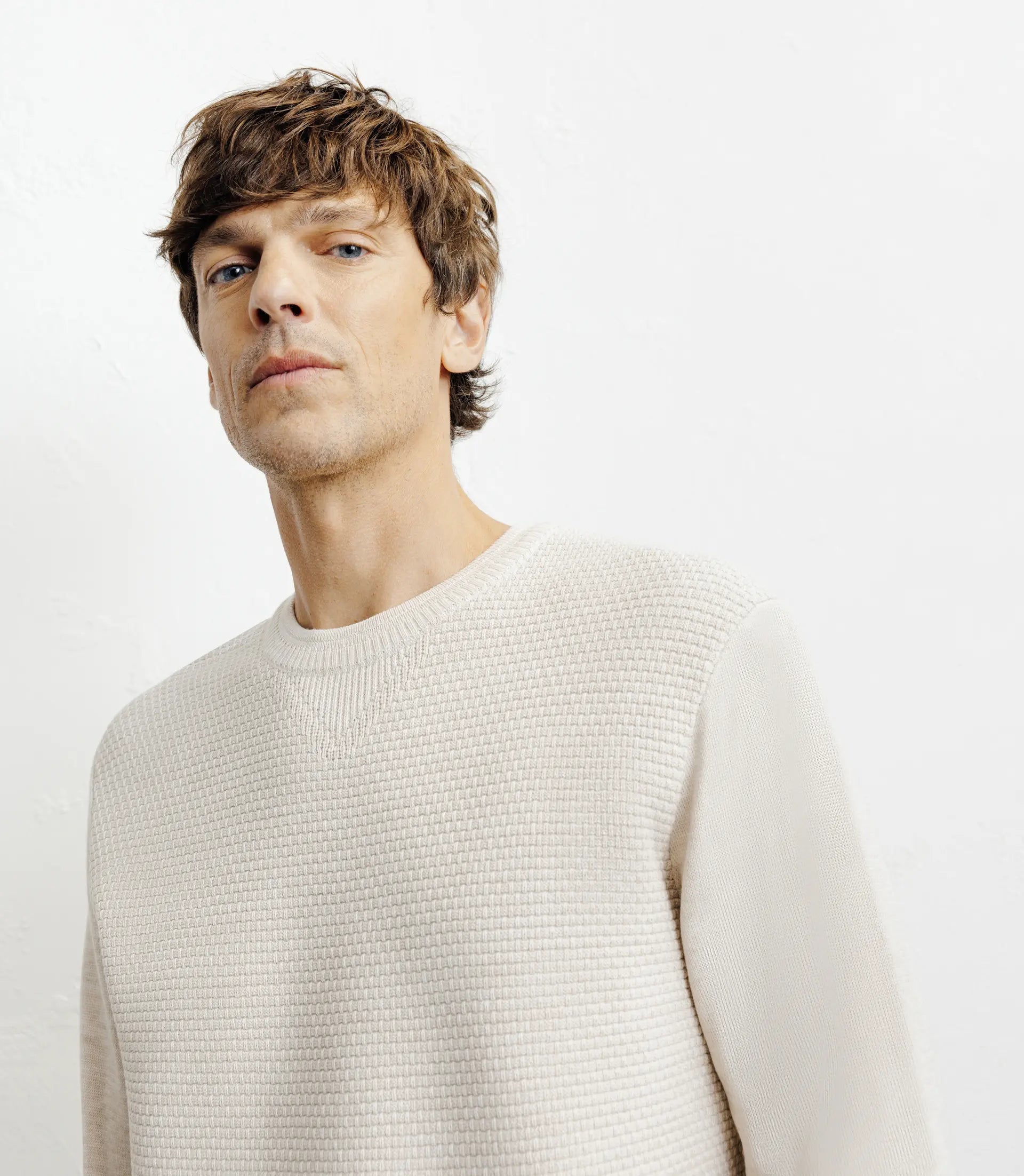 Pull col rond jeux de points beige - IZAC