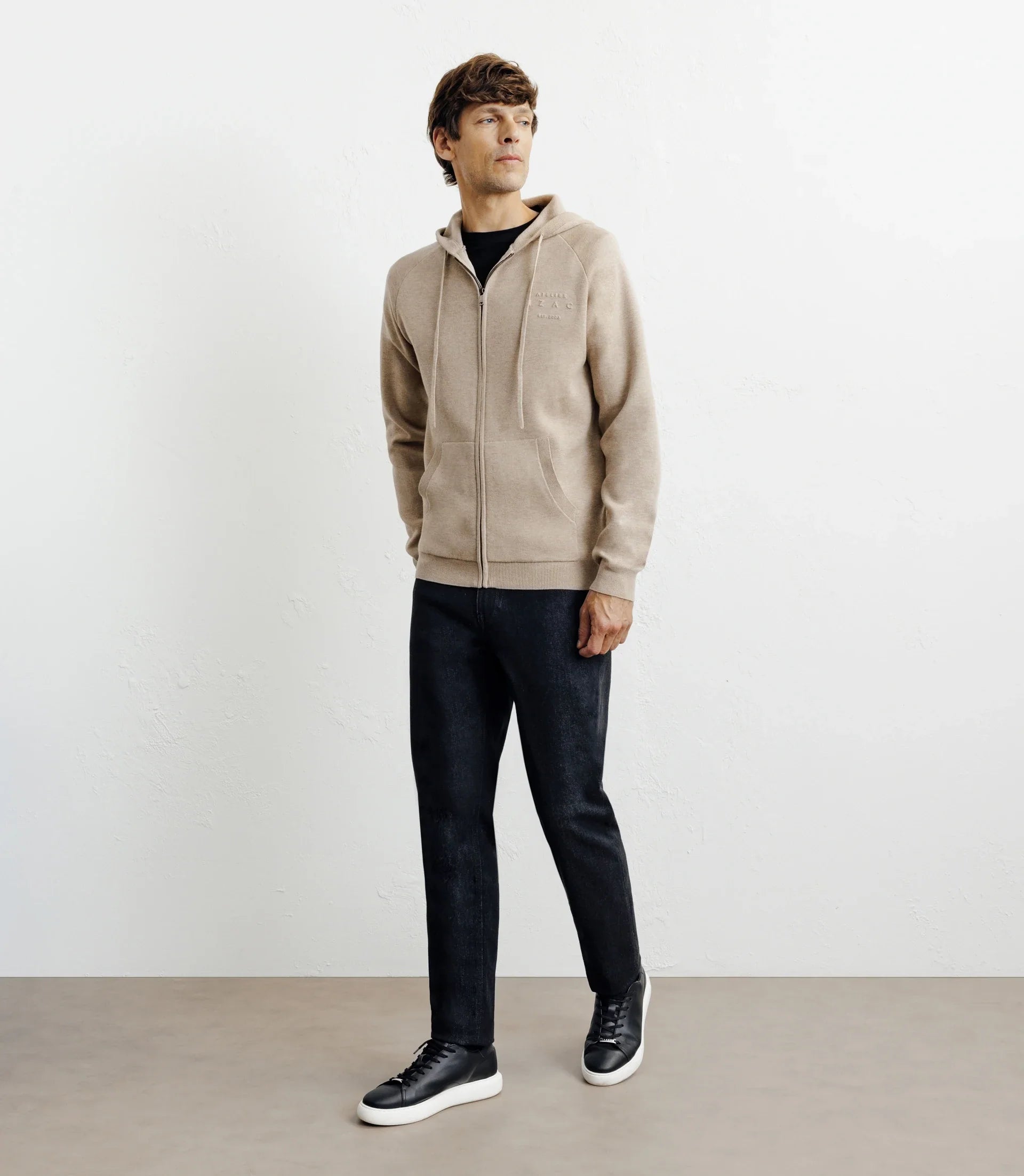 Hoodie zippé à capuche en maille beige - IZAC