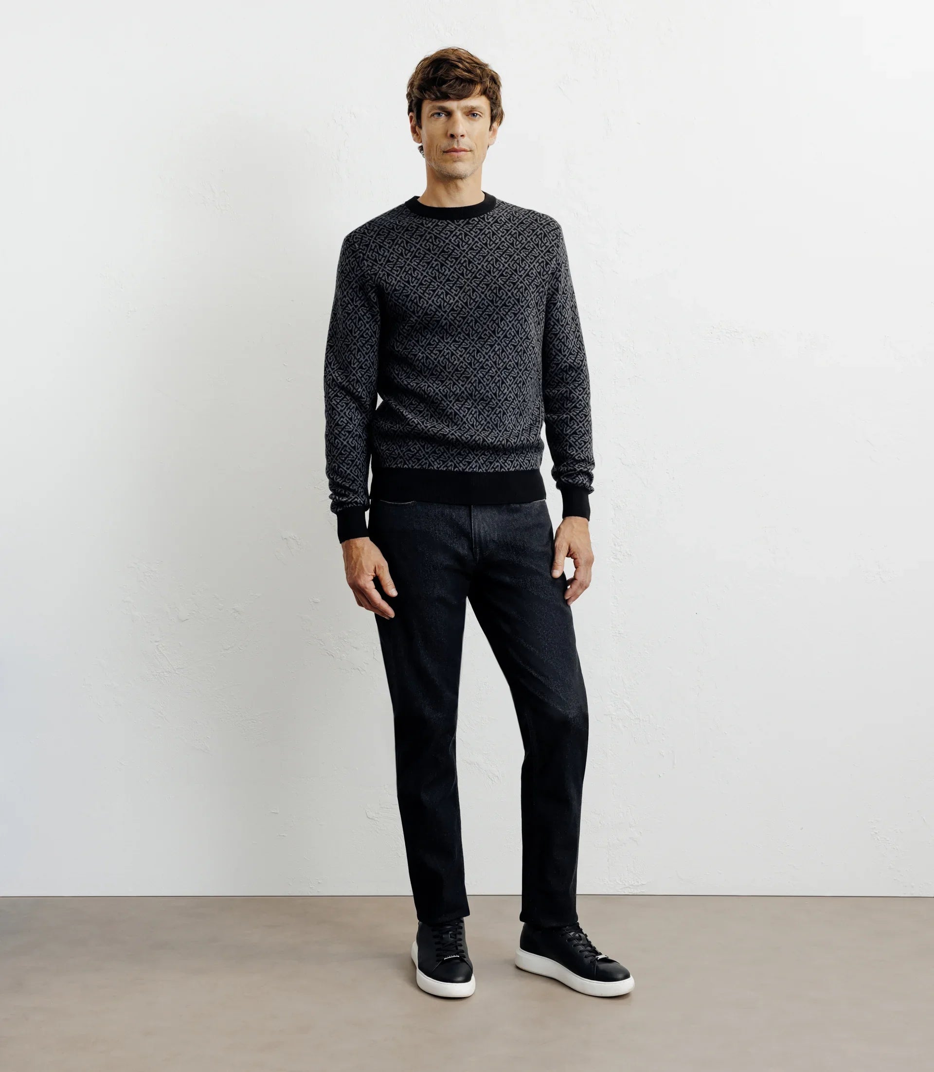 Pull col rond fantaisie noir - IZAC