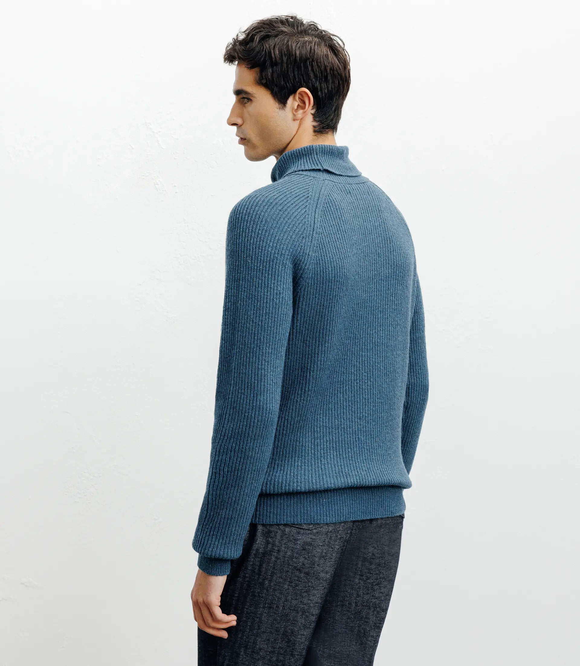 Pull col roulé uni canard - IZAC