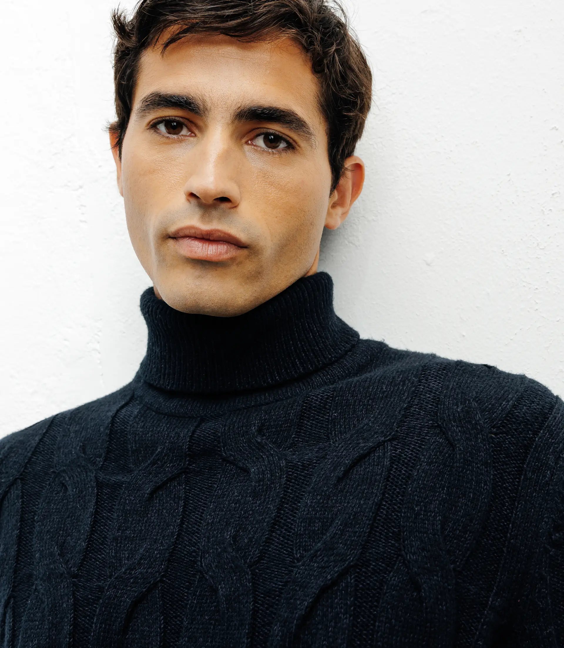 Pull col roulé torsadé marine - IZAC