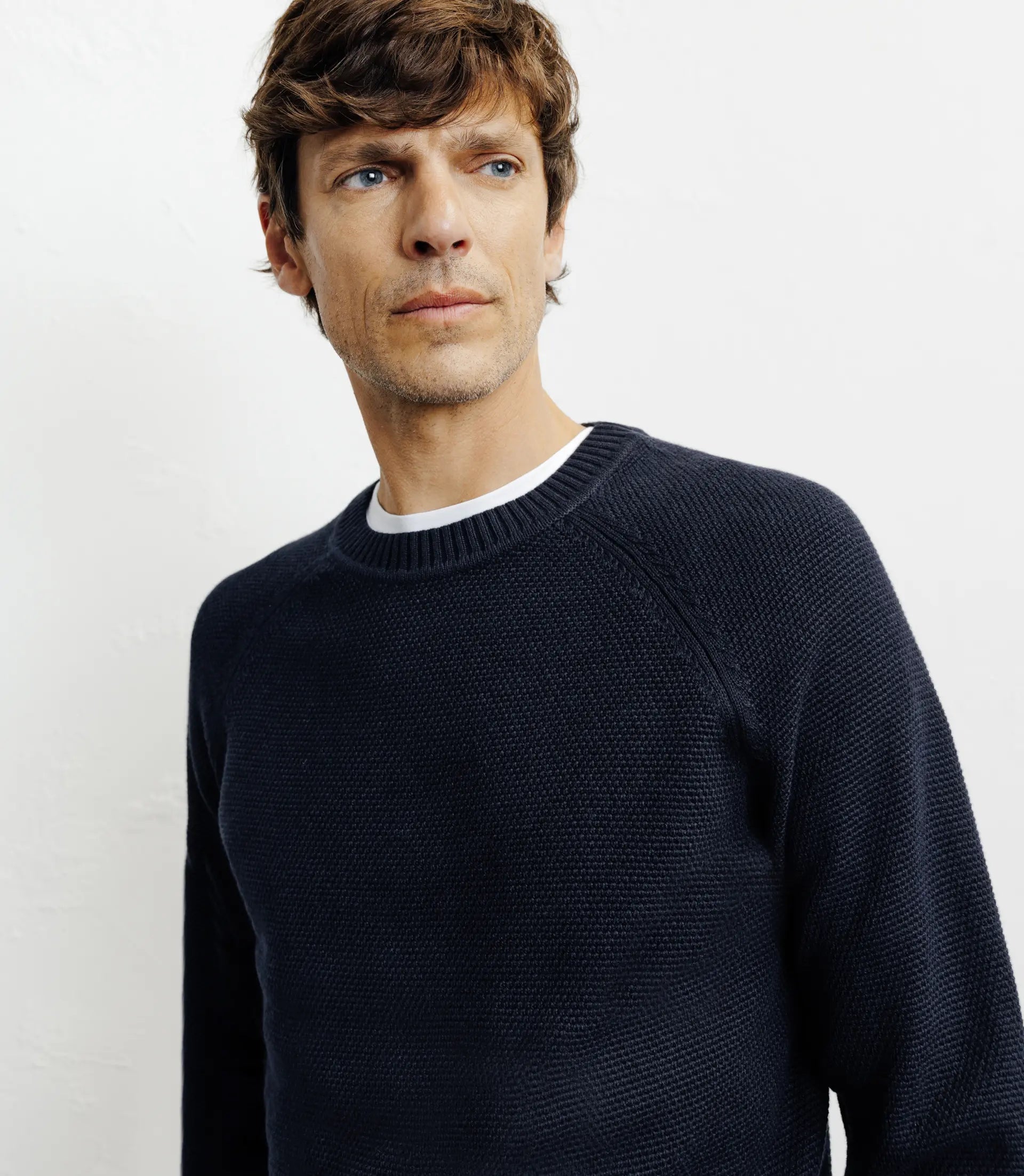 Pull col rond jeux de points marine - IZAC