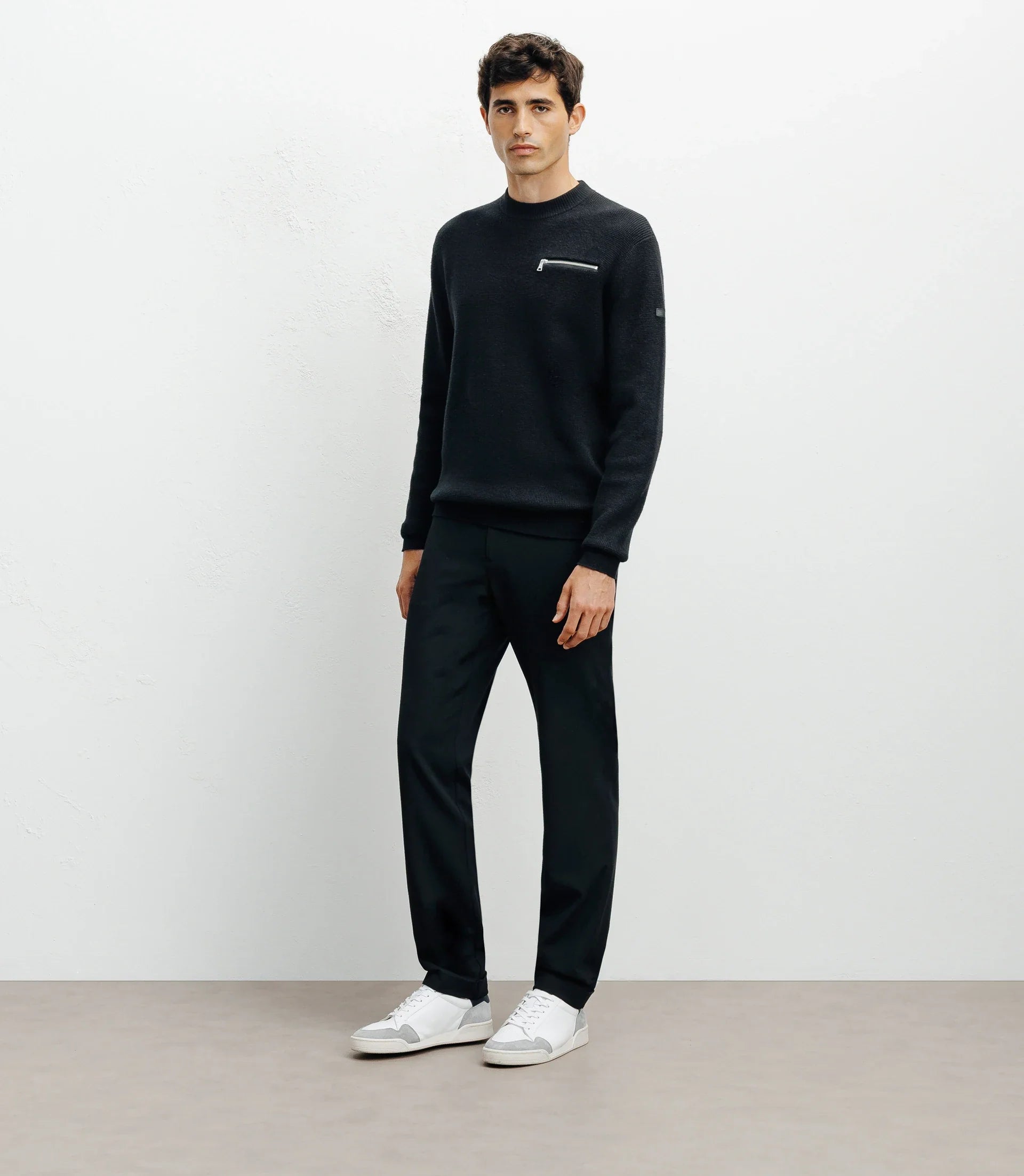 Pull col rond noir - IZAC