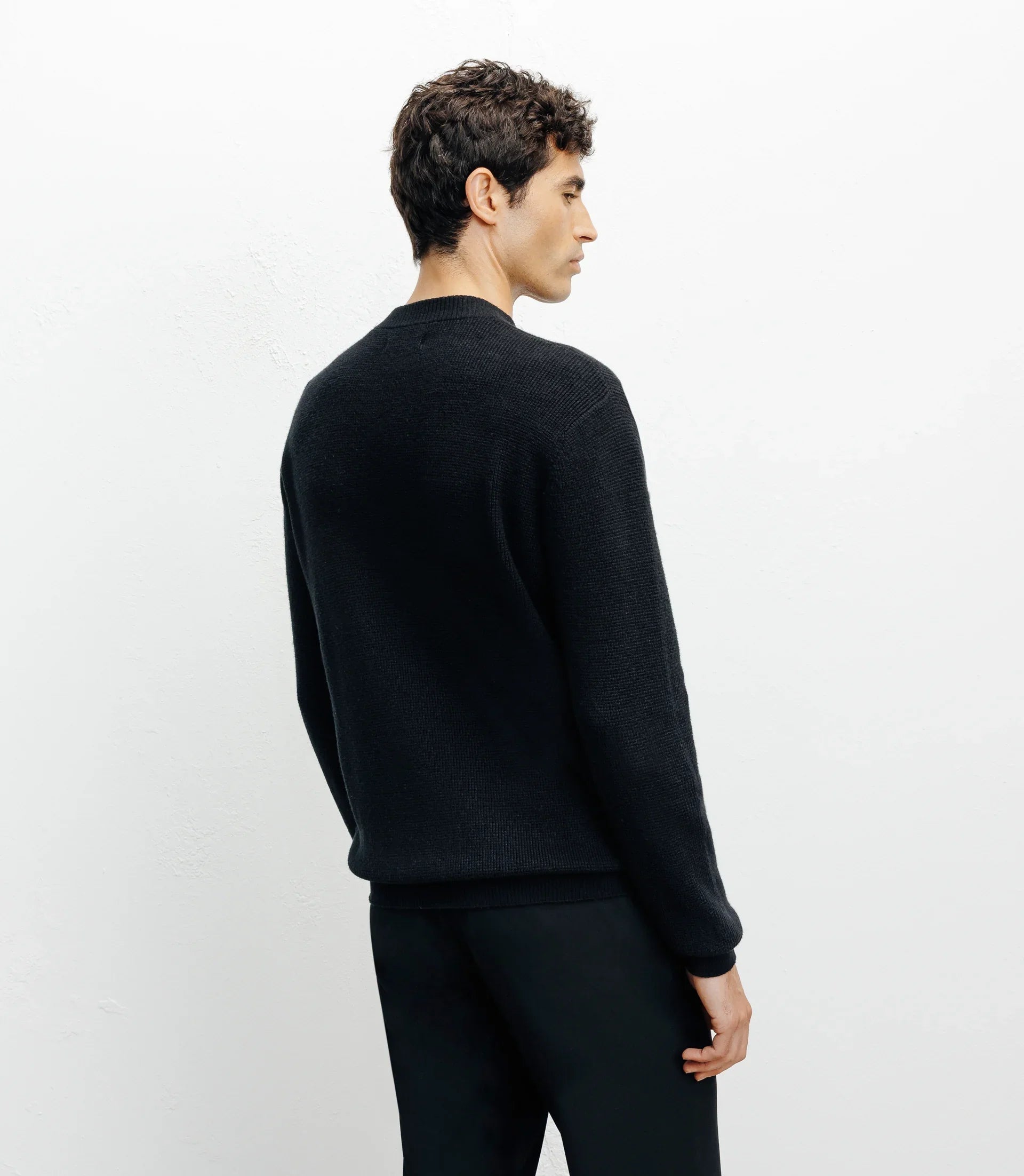 Pull col rond noir - IZAC