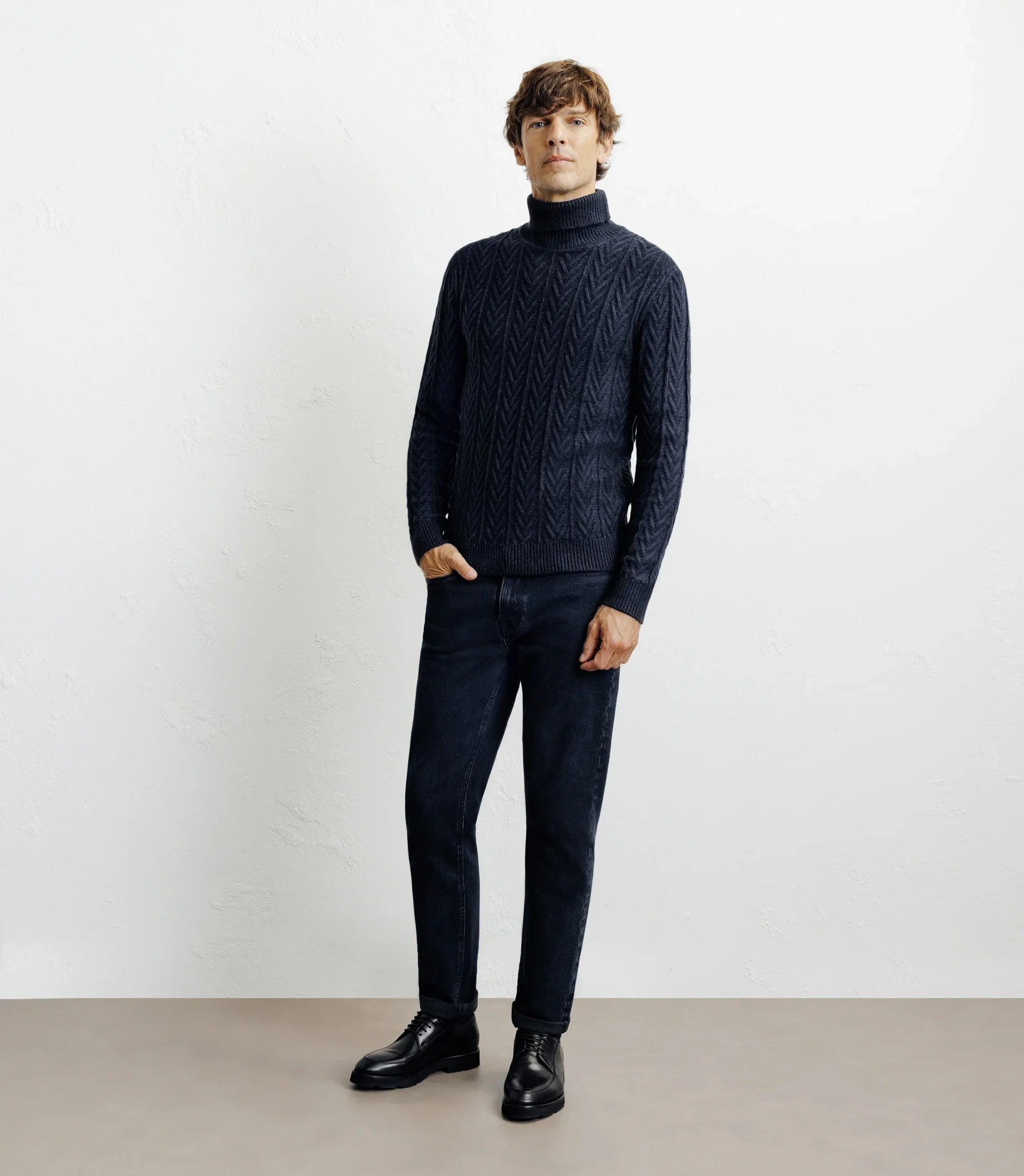 Pull col roulé torsadé marine - IZAC