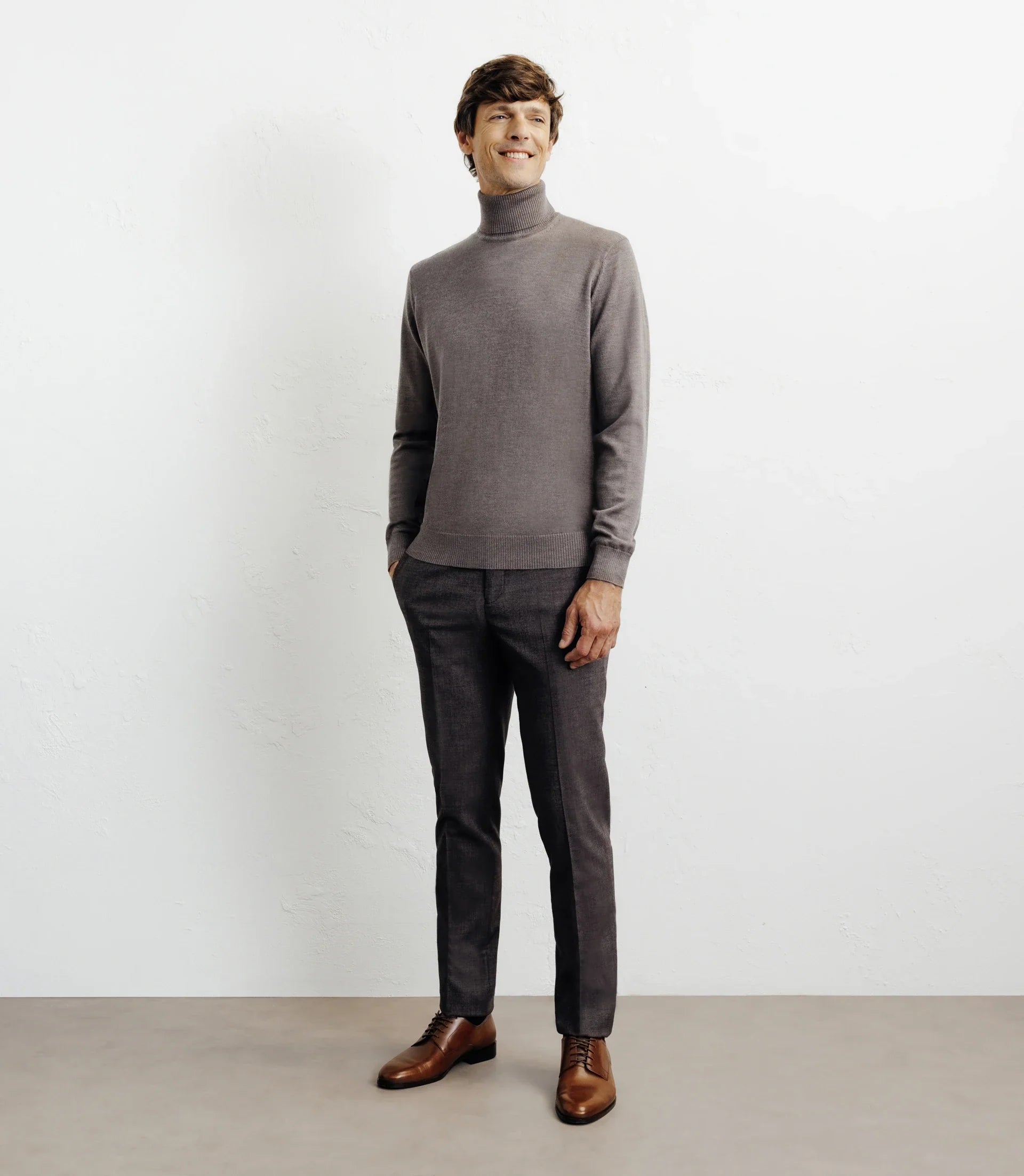 Pull col roulé châtain - IZAC