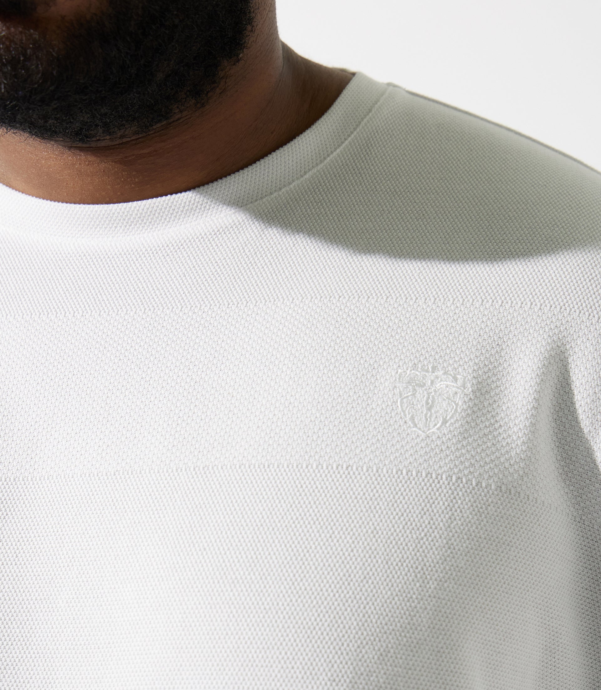 T-shirt uni avec logo brodé écru GIOVANYBT - IZAC