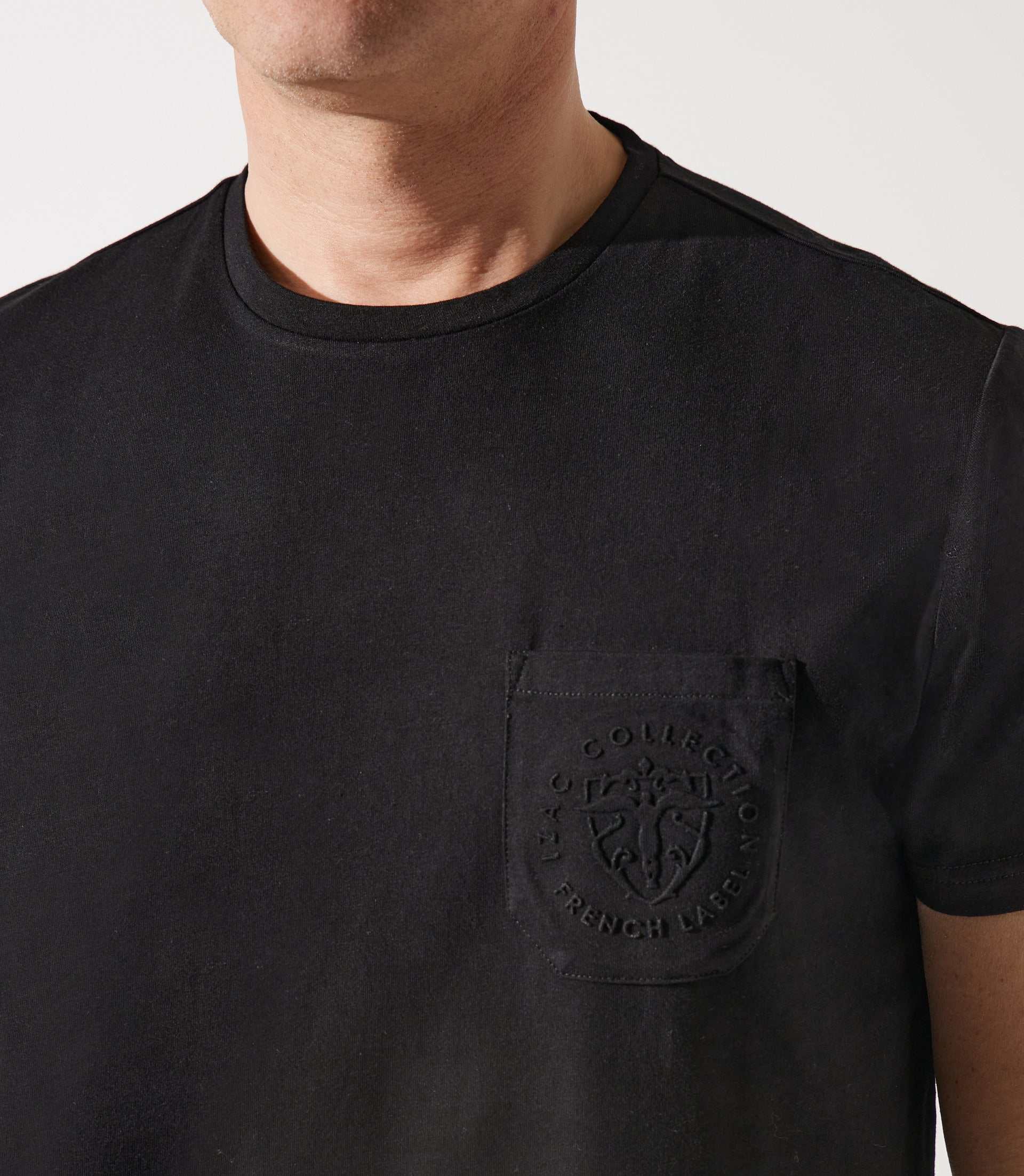 T-shirt col rond poche logo noir GABRIEL - IZAC